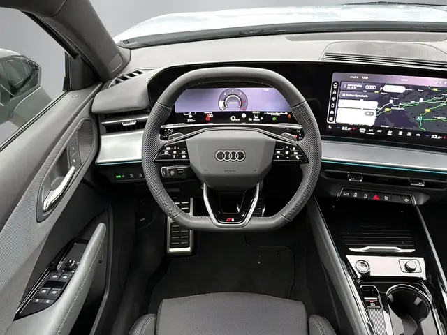 Audi Q3 view 10