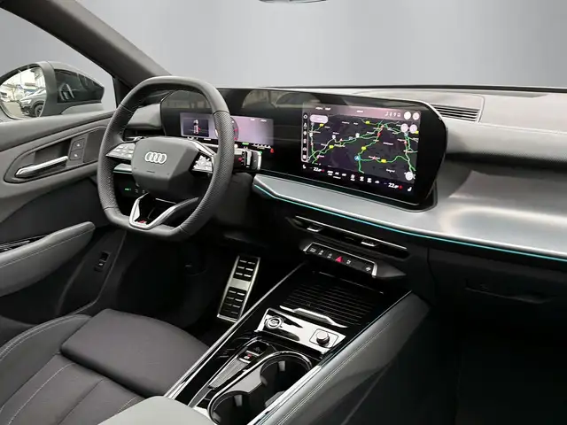 Audi Q3 view 11