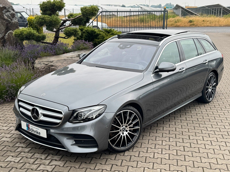 Mercedes-Benz E 400 d 4MATIC AMG LINE PANO STANDHZG DAB+ AHK