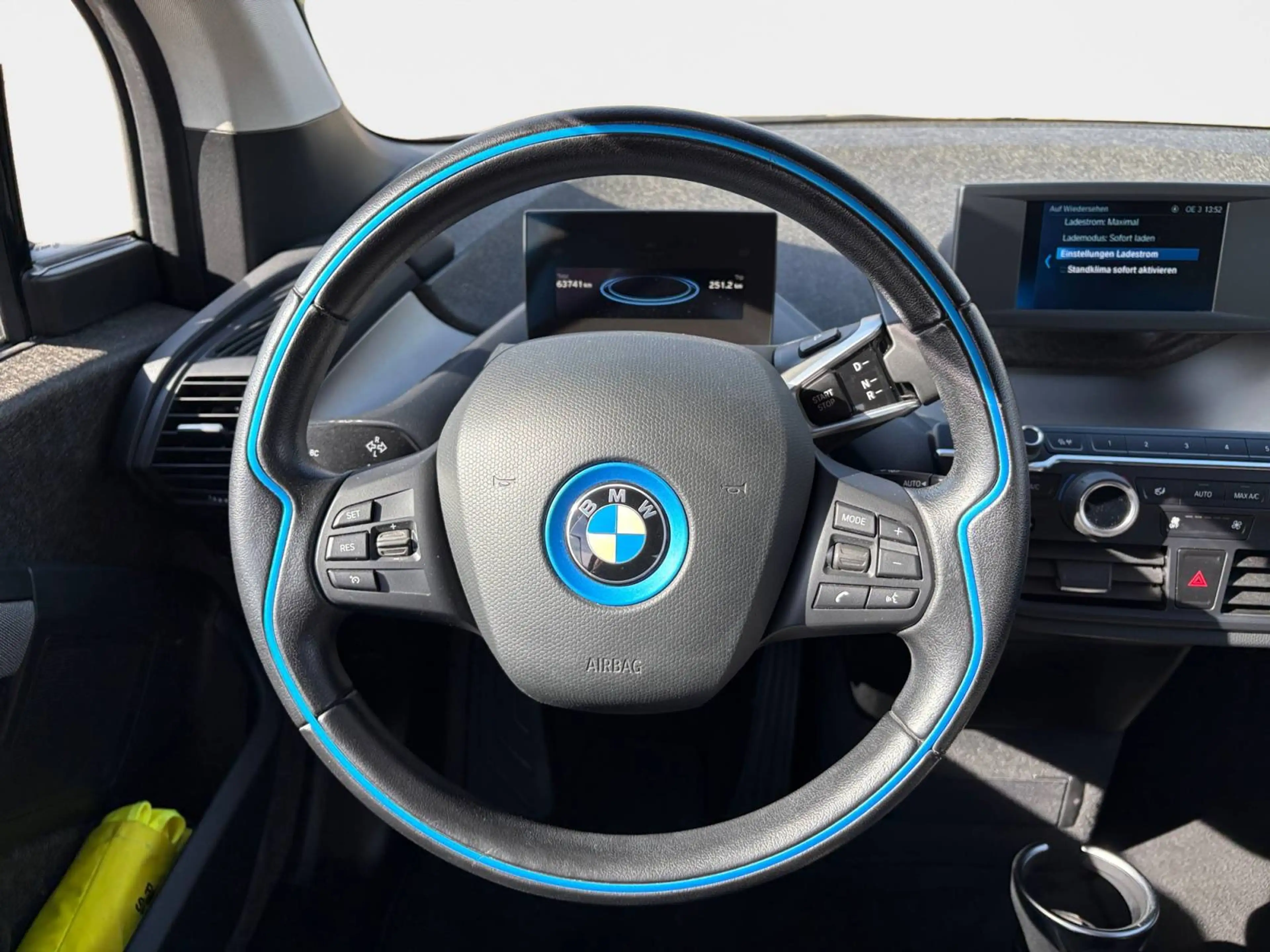 BMW i3 Basis — photo 12
