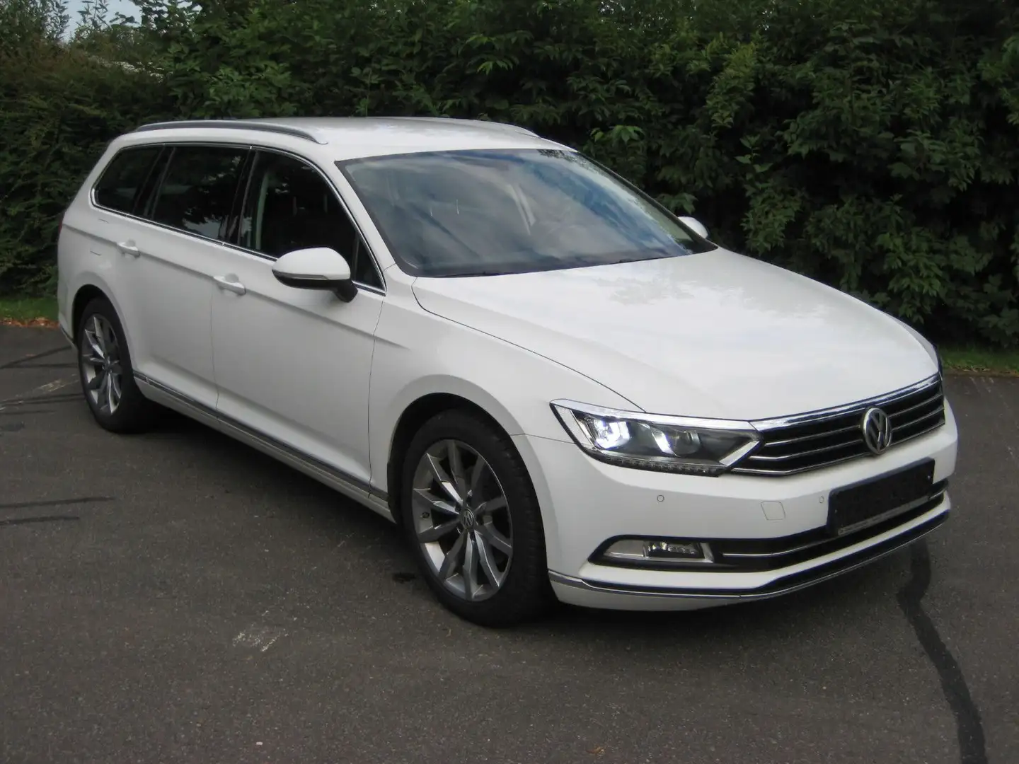 Volkswagen Passat Variant Highline 190PS - Top Ausstattung! Weiß - 1