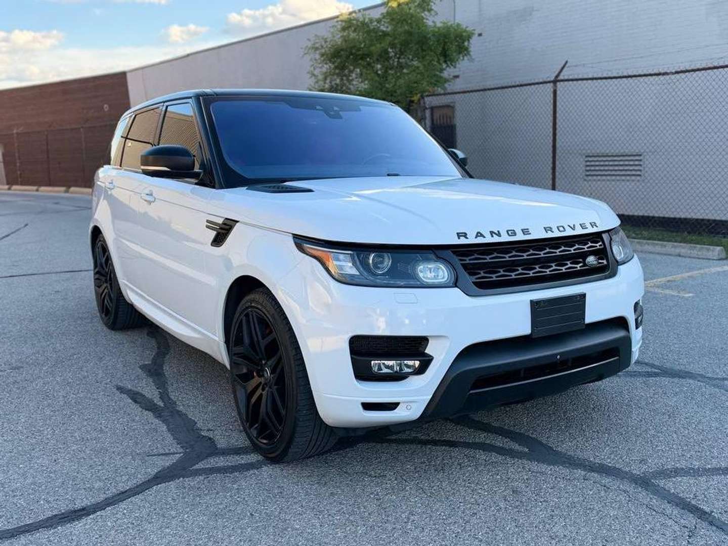 2017 Land Rover Range Rover Sport | $ 24,888 | 135,000 km | Gasoline ...