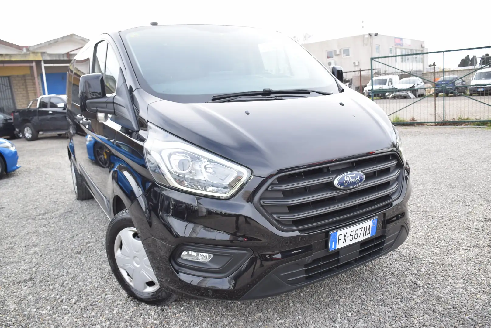 Ford Transit Custom VETTURA 9POSTI IVA 2.0TDCI 130CV 6M NAV SENSOR CAM Nero - 2