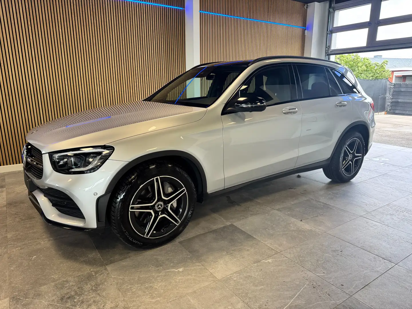 Mercedes-Benz GLC 200 GLC 200 4Matic 9G-TRONIC AMG Line Argent - 1