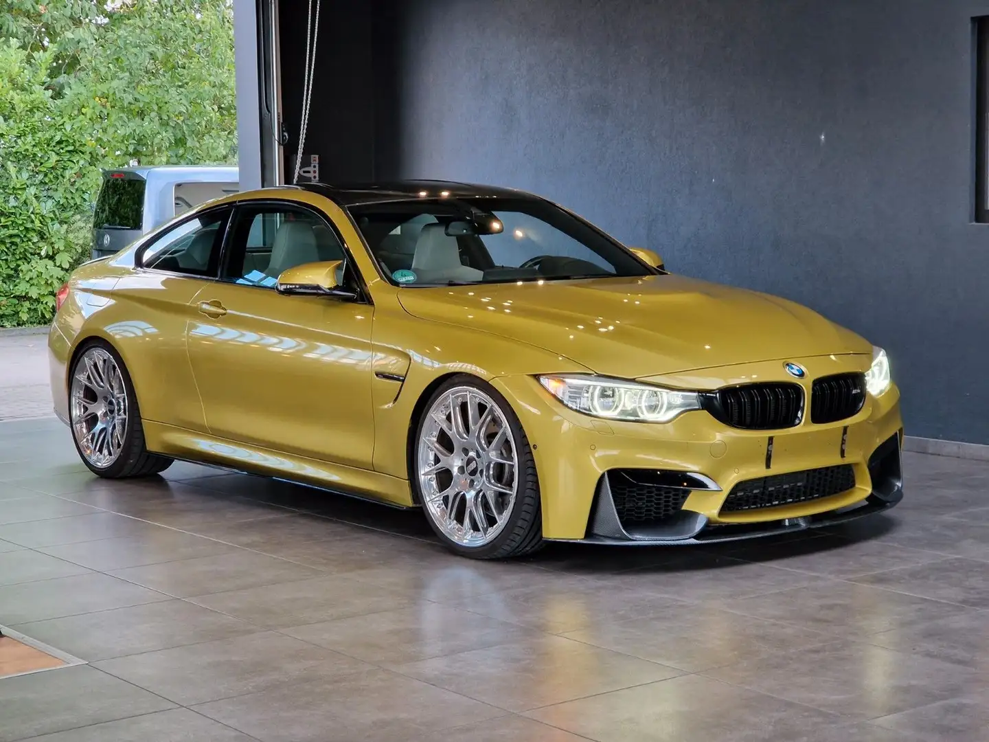 BMW M4 Coupe Shadow*360°Kamera*HUD* Jaune - 1