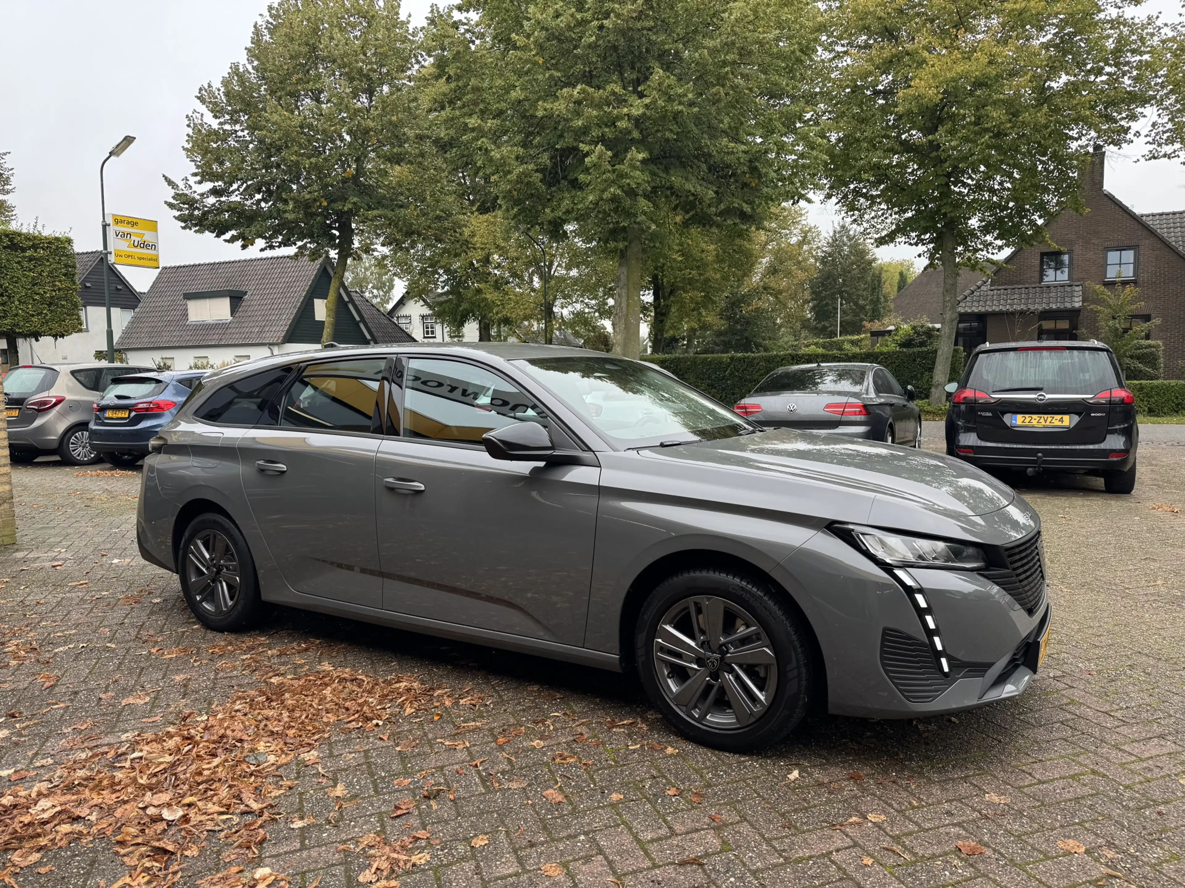 Peugeot 308 SW 1.2 PureTech Active Pack Business Climate Contr — photo 6