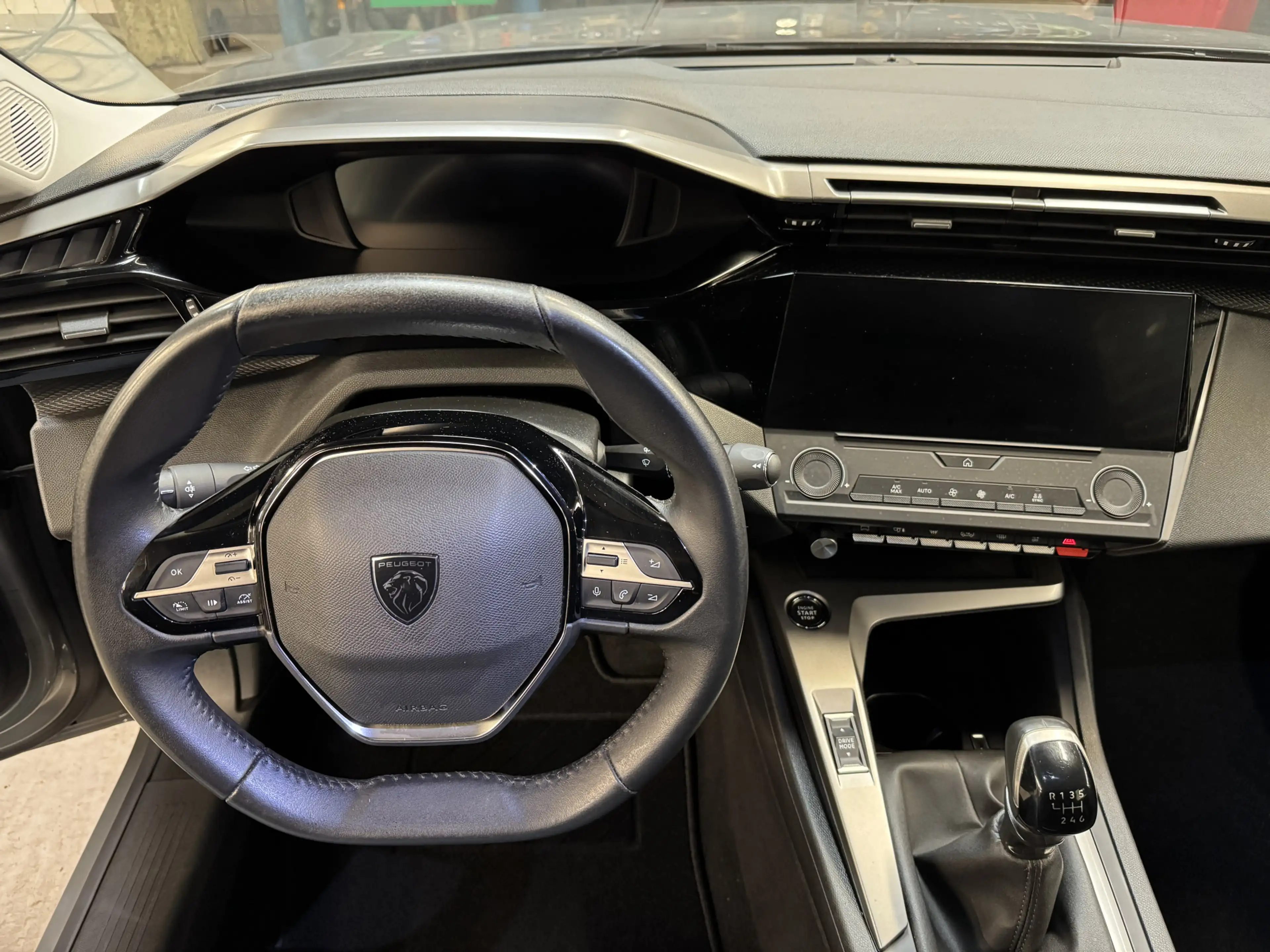 Peugeot 308 SW 1.2 PureTech Active Pack Business Climate Contr — photo 7
