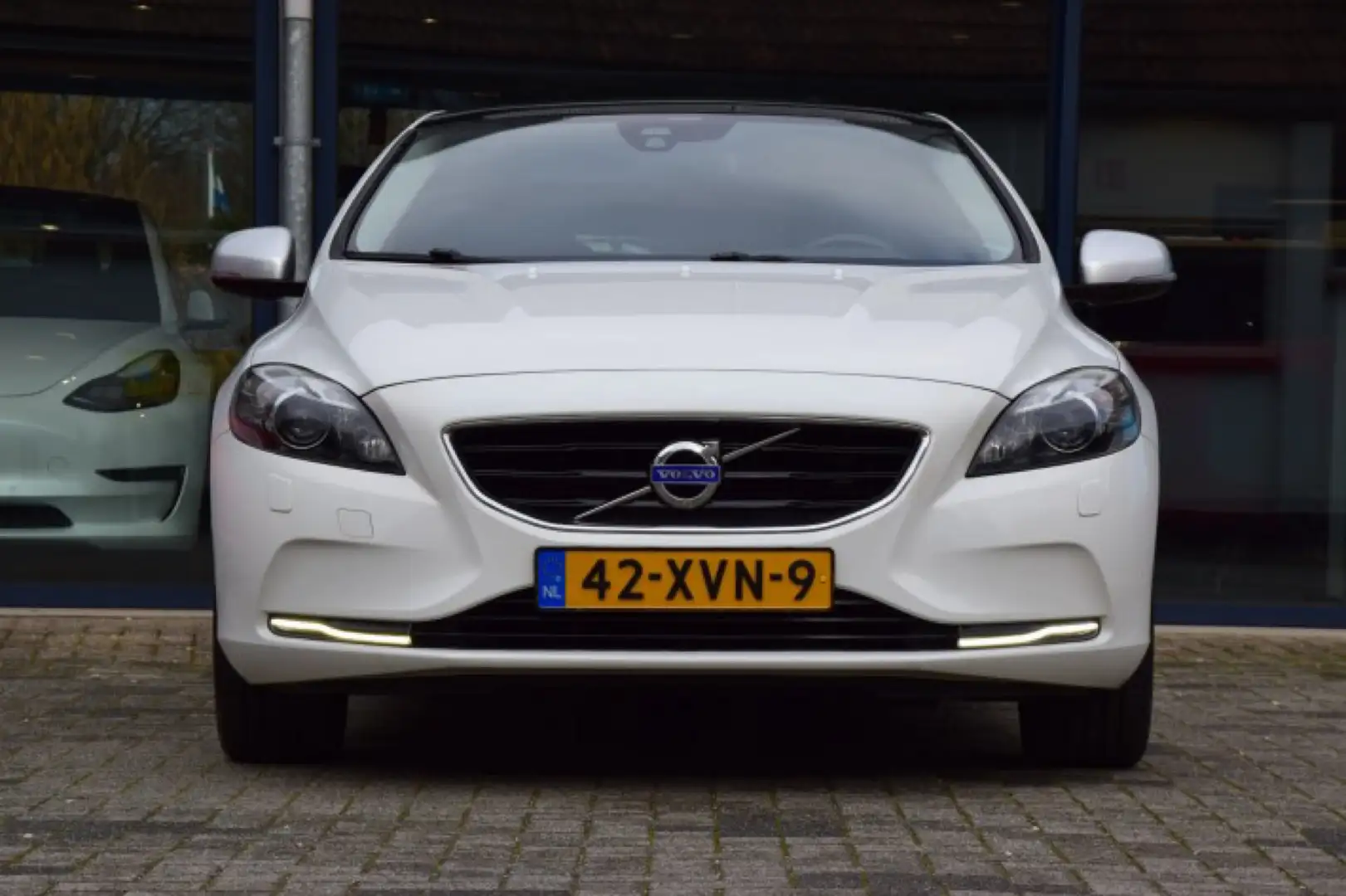 Volvo V40 1.6 T4 Summum Fehér - 1