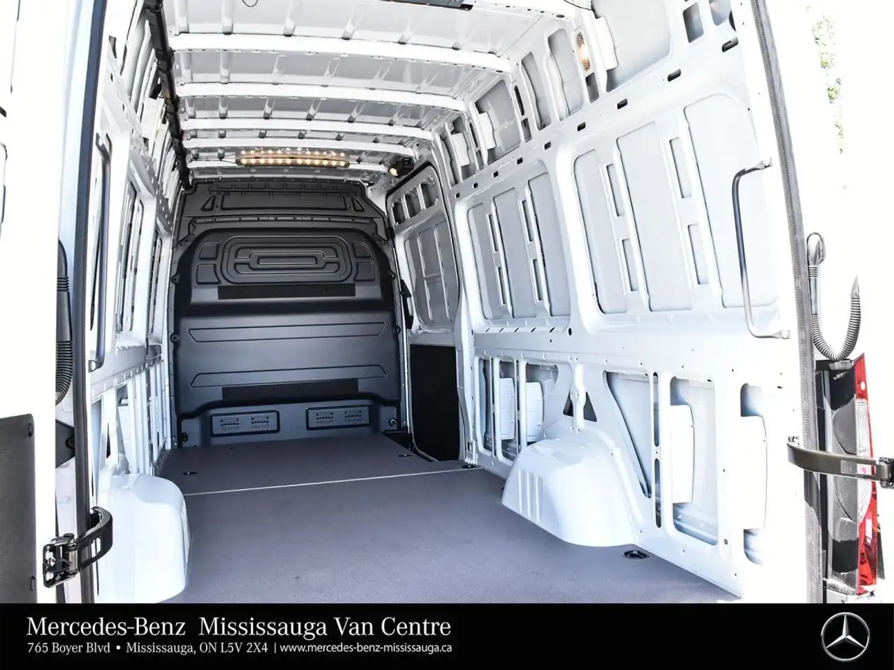 Mercedes-Benz Sprinter снимка Mercedes-Benz Sprinter