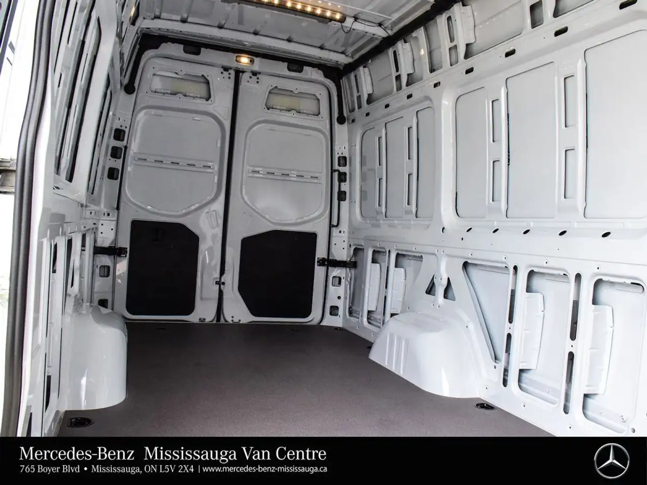 Mercedes-Benz Sprinter снимка Mercedes-Benz Sprinter