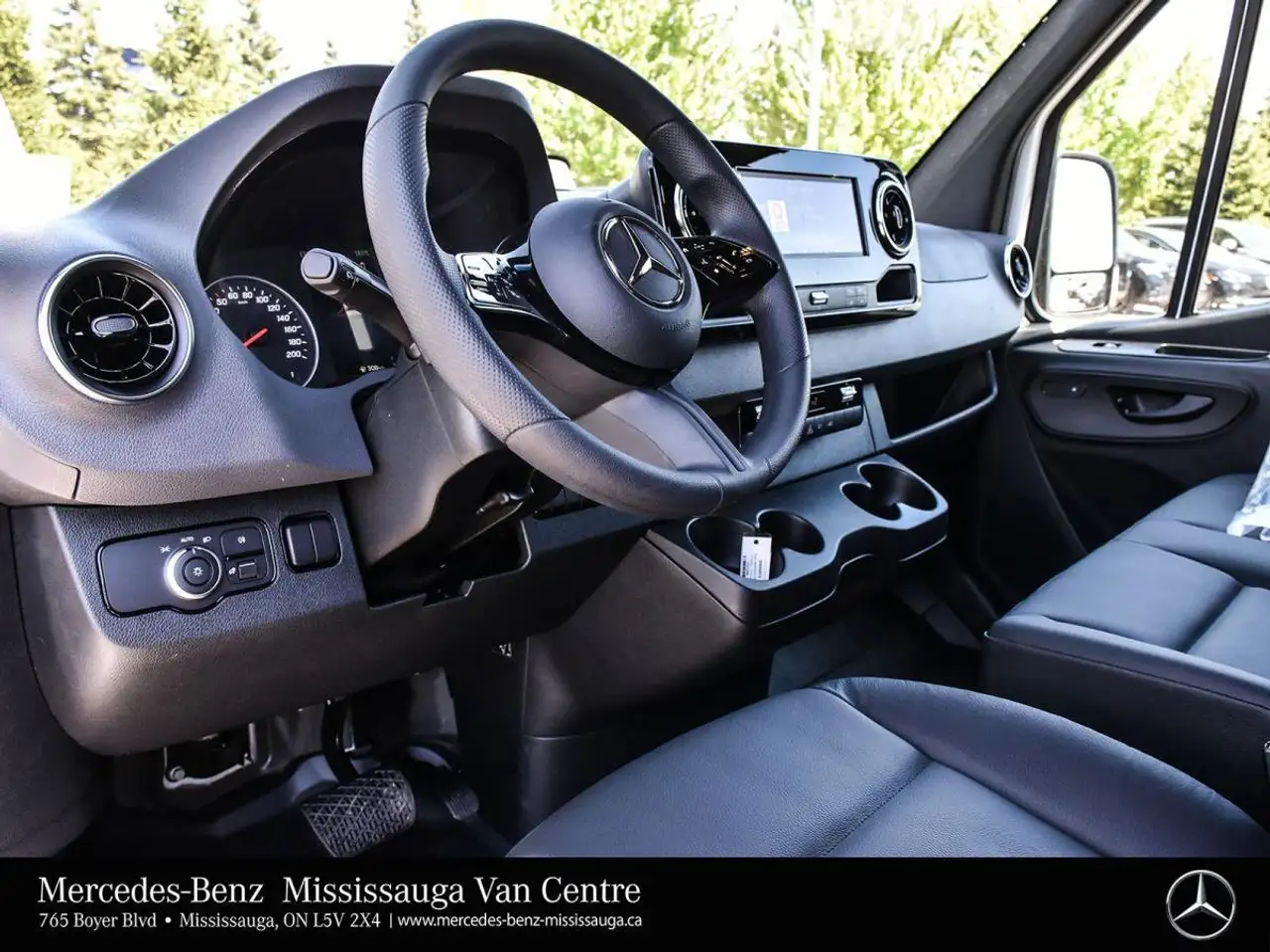 Mercedes-Benz Sprinter снимка Mercedes-Benz Sprinter