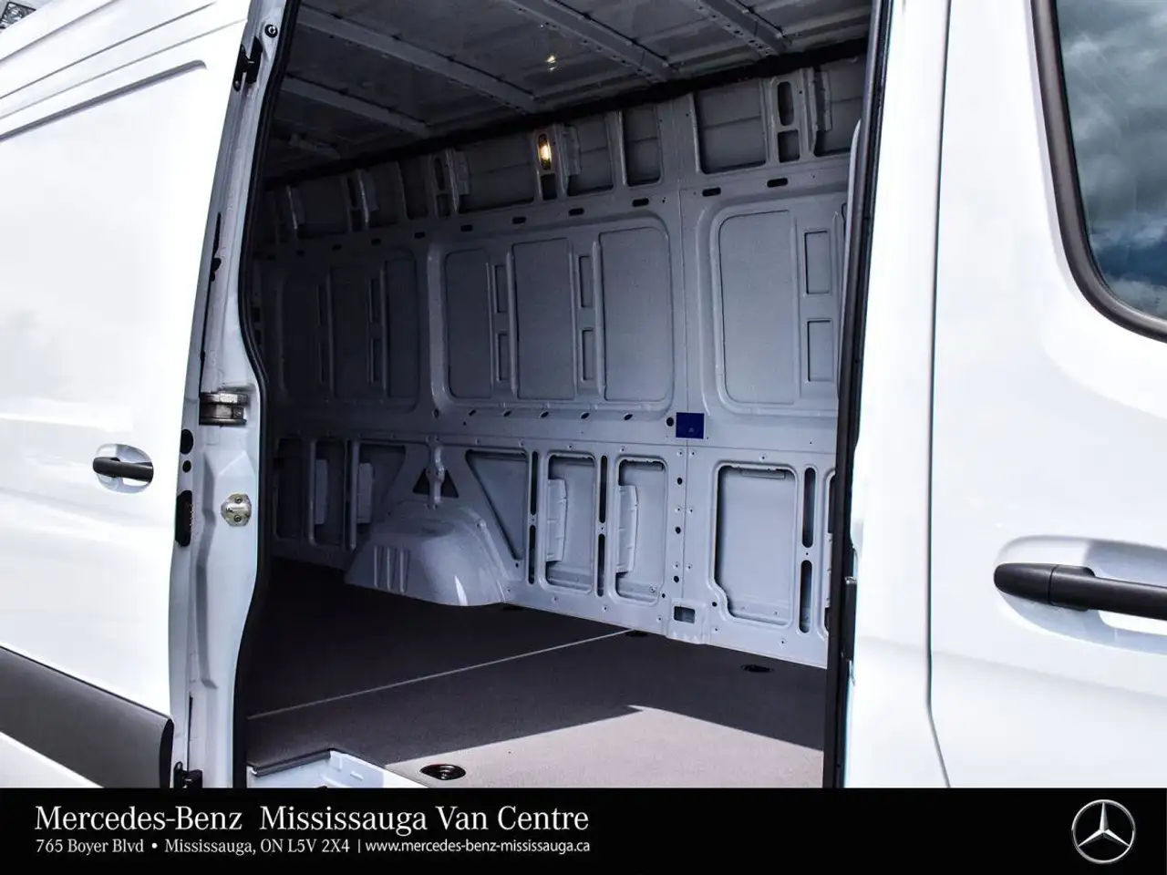 Mercedes-Benz Sprinter снимка Mercedes-Benz Sprinter