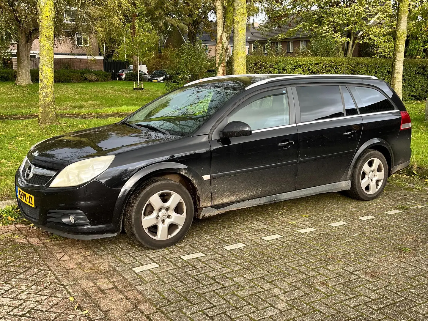 Opel Vectra Vectra 1.8-16V Business Zwart - 2