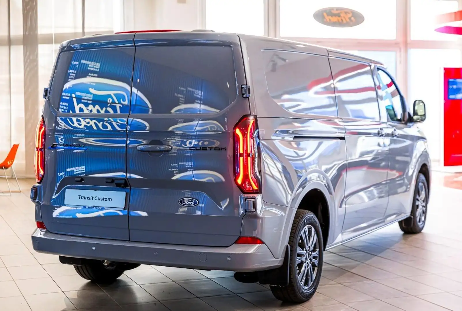 Ford Transit Custom TITANIUM L2H1 Elektro | 64kWh | Gris - 2