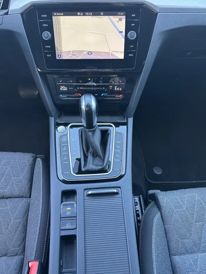 Volkswagen Passat Variant GTE NAV+LED+AHK+HEADUP+DCC+18ZOLL 13
