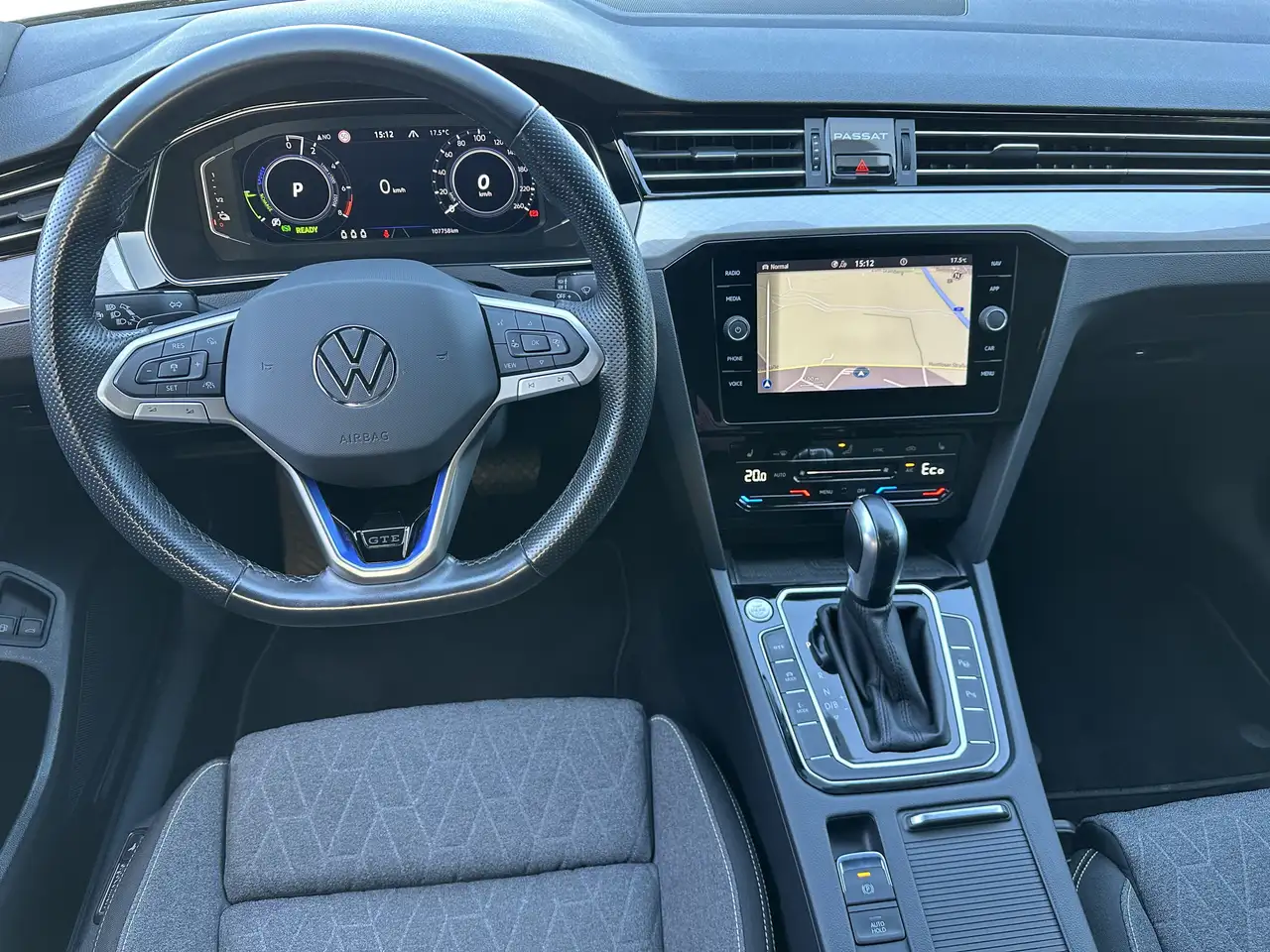 Volkswagen Passat Variant GTE NAV+LED+AHK+HEADUP+DCC+18ZOLL 12