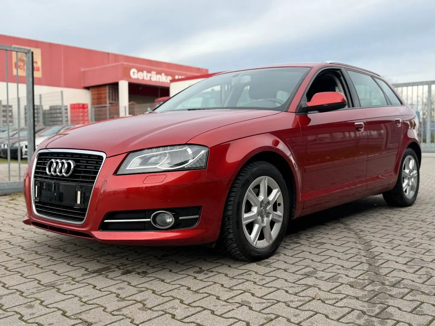 Audi A3 Sportback 1.4 TFSI Ambiente Rouge - 1