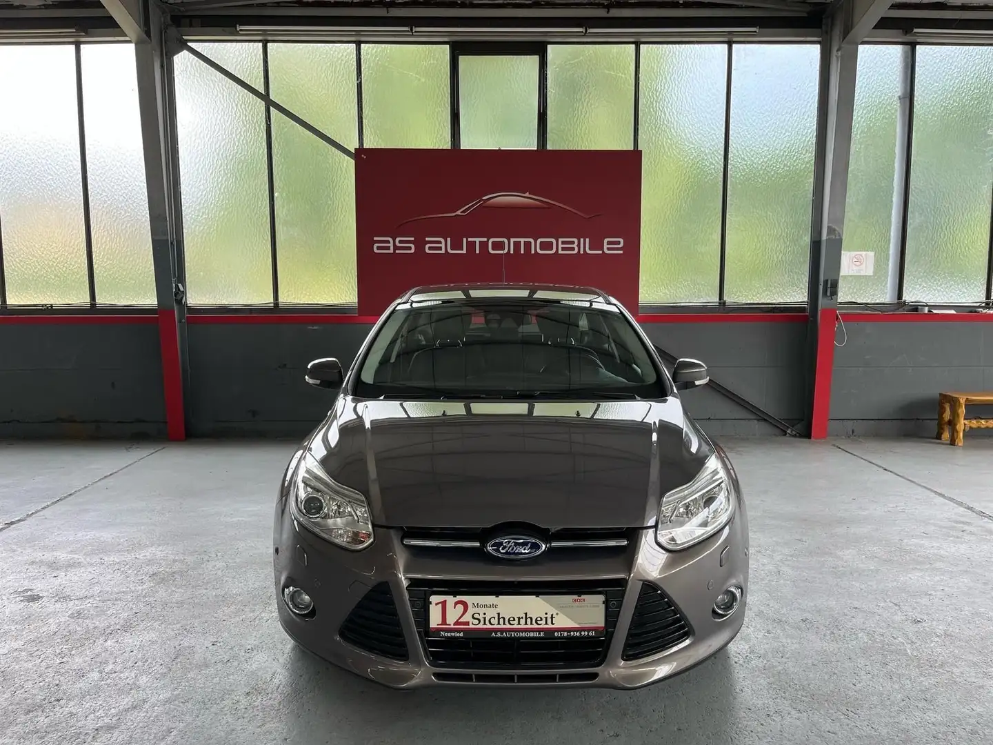 Ford Focus Lim. Titanium*Bixenon*Klimaautomatik* Braun - 1
