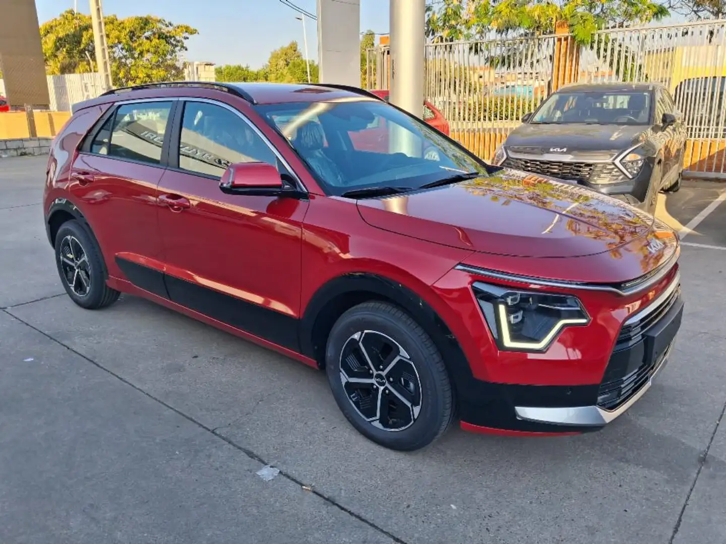 Kia Niro 1.6 HEV Drive 129 Rojo - 1