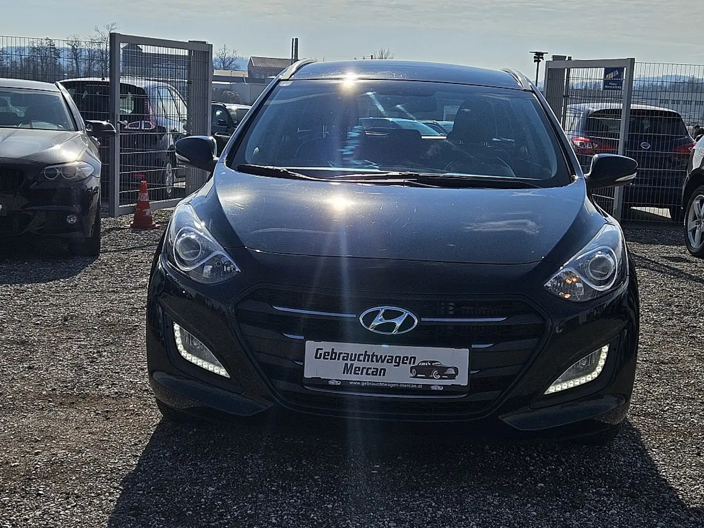 Hyundai i30 CW 1,4 CRDi Comfort Schwarz - 2