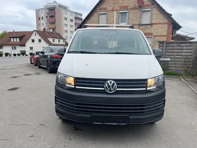 Volkswagen Transporter view 2