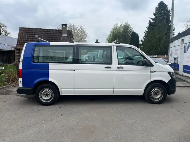 Volkswagen Transporter view 7