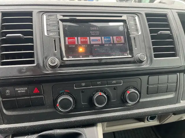 Volkswagen Transporter view 9