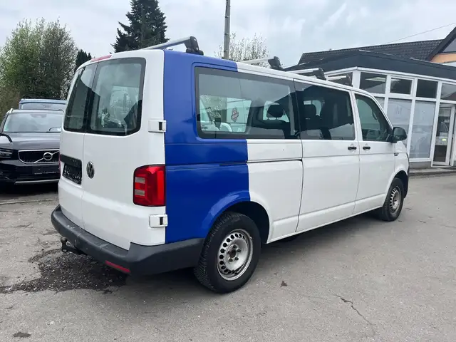 Volkswagen Transporter view 6