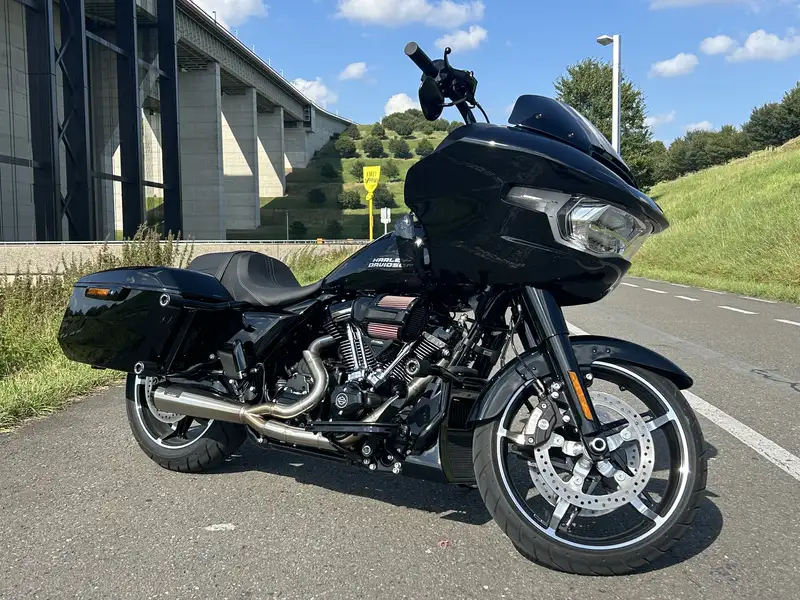 Harley-Davidson Road Glide - foto 4