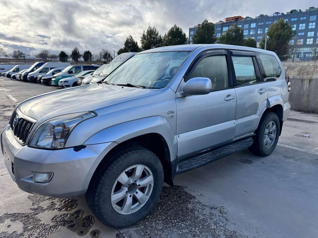 Toyota Land Cruiser 3.0D-4D VX - foto 1