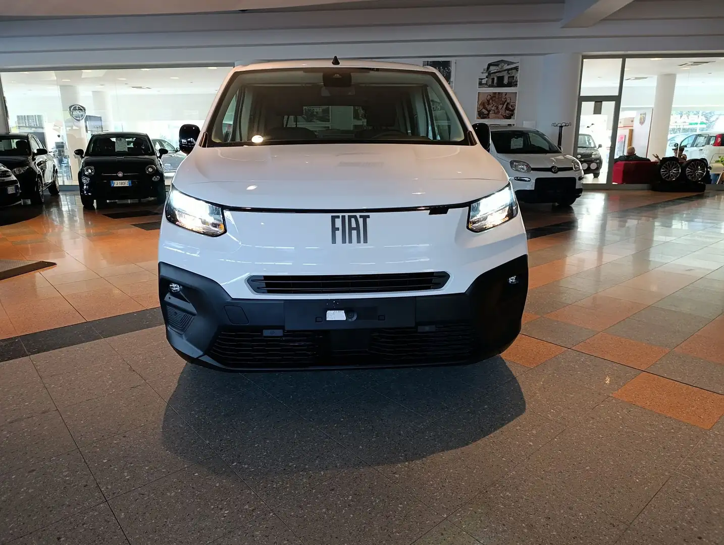 Fiat Doblo Dobl. 1.5 BlueHdi 100 CV PC Entry Bianco - 2