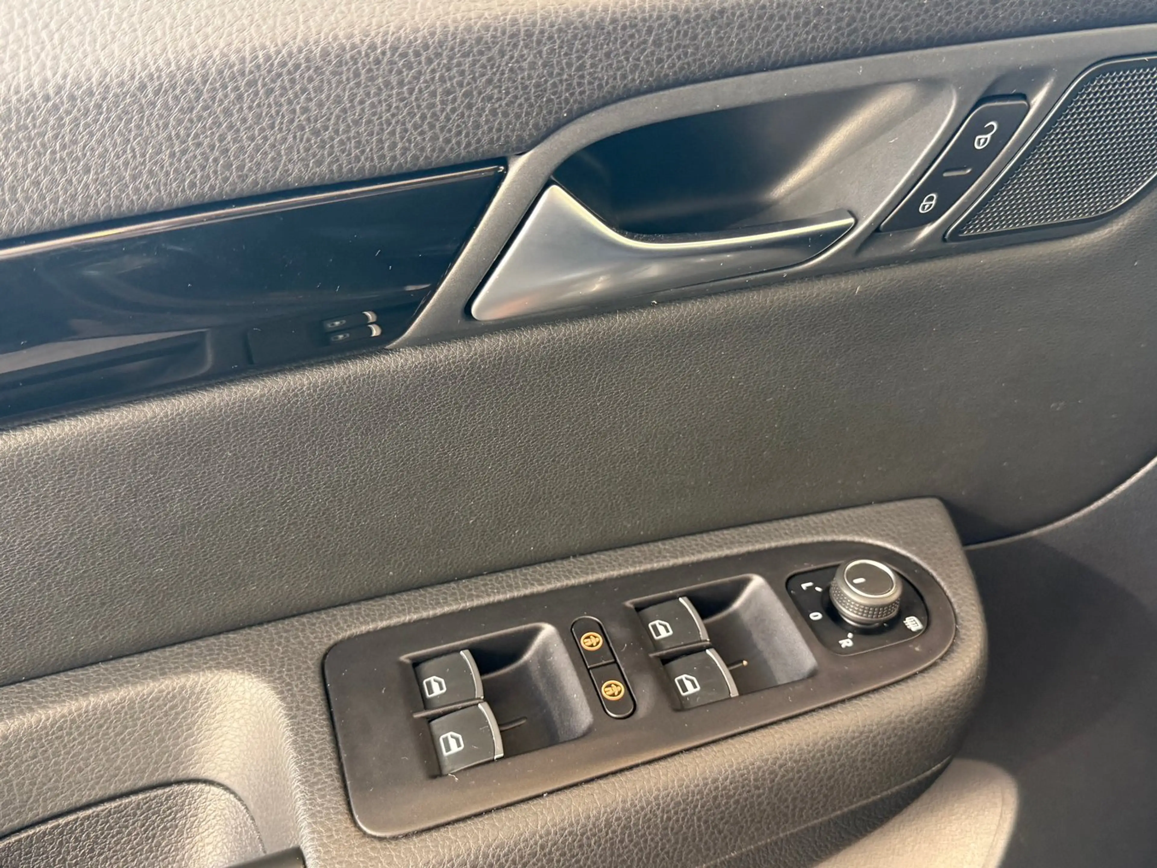 SEAT Alhambra FR TDI DSG 4Drive — photo 8