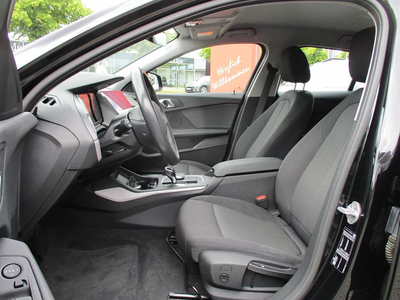 BMW 118 i Autom. Advantage *Navi*Sitzhzg. — photo 7