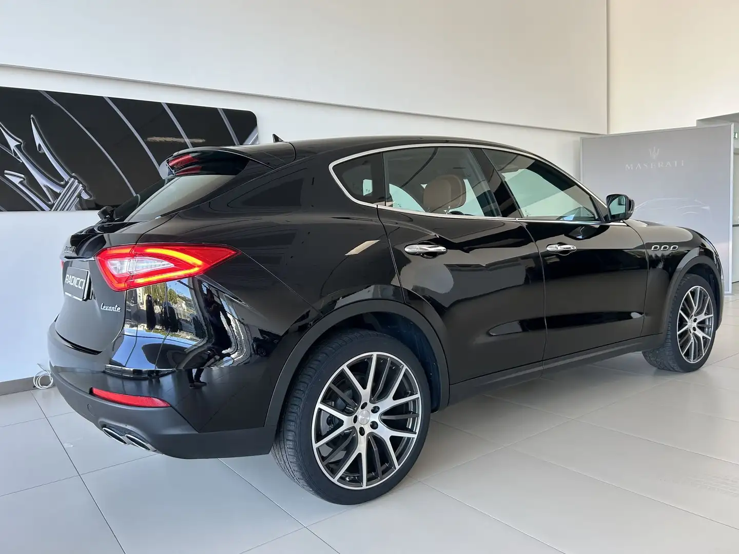 Maserati Levante V6 Diesel 275 CV AWD - 2