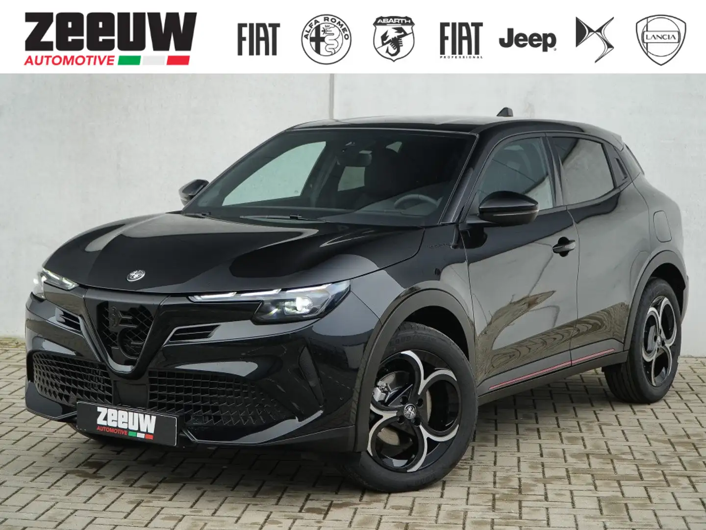 Alfa Romeo Junior 1.2 Turbo 136 PK Ibrida Speciale | Techno | Direct Zwart - 1