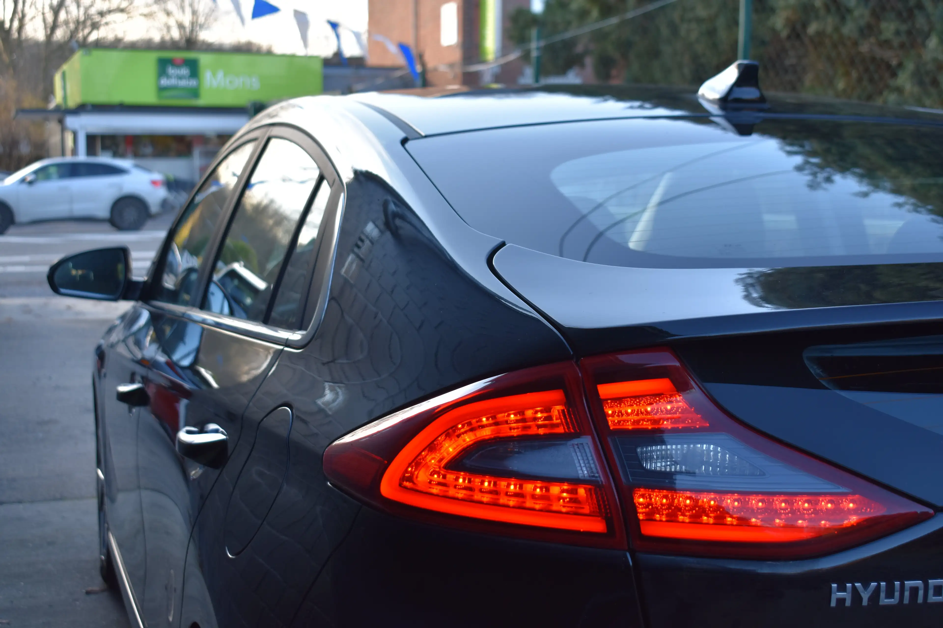 Hyundai IONIQ Ioniq 1.6GDi DCT / CUIR / FULL OPTIONS / GARANTIE — photo 4