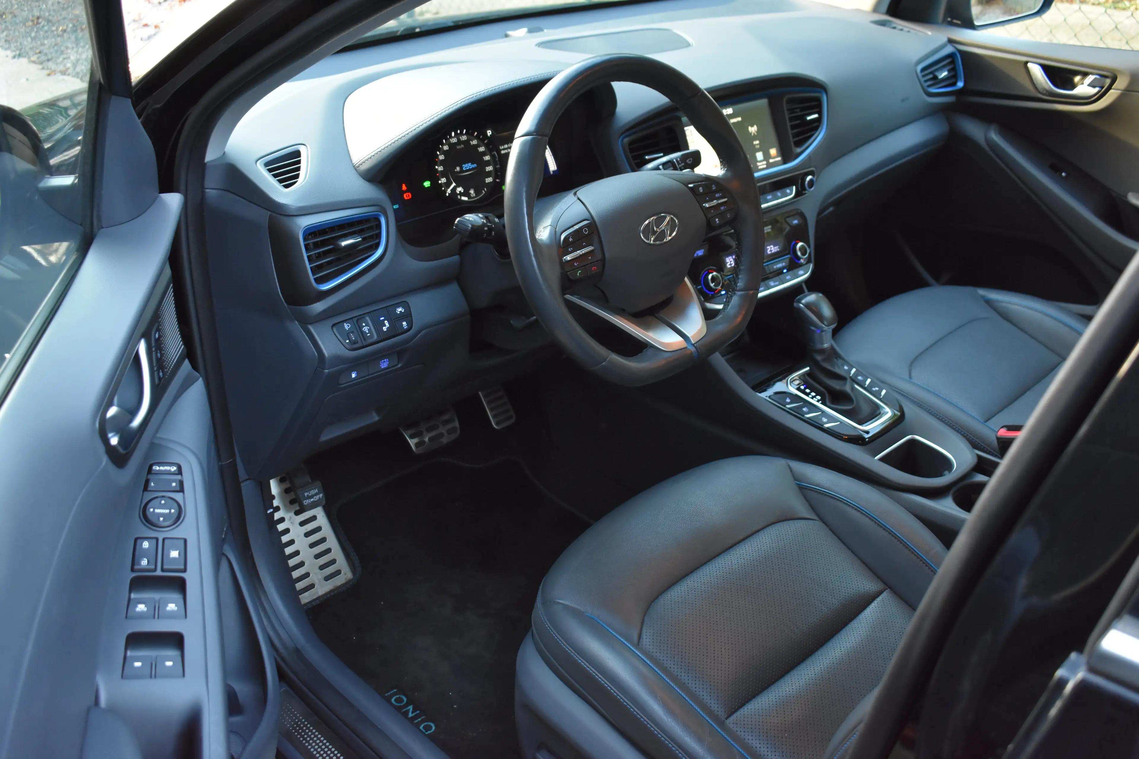 Hyundai IONIQ Ioniq 1.6GDi DCT / CUIR / FULL OPTIONS / GARANTIE — photo 2