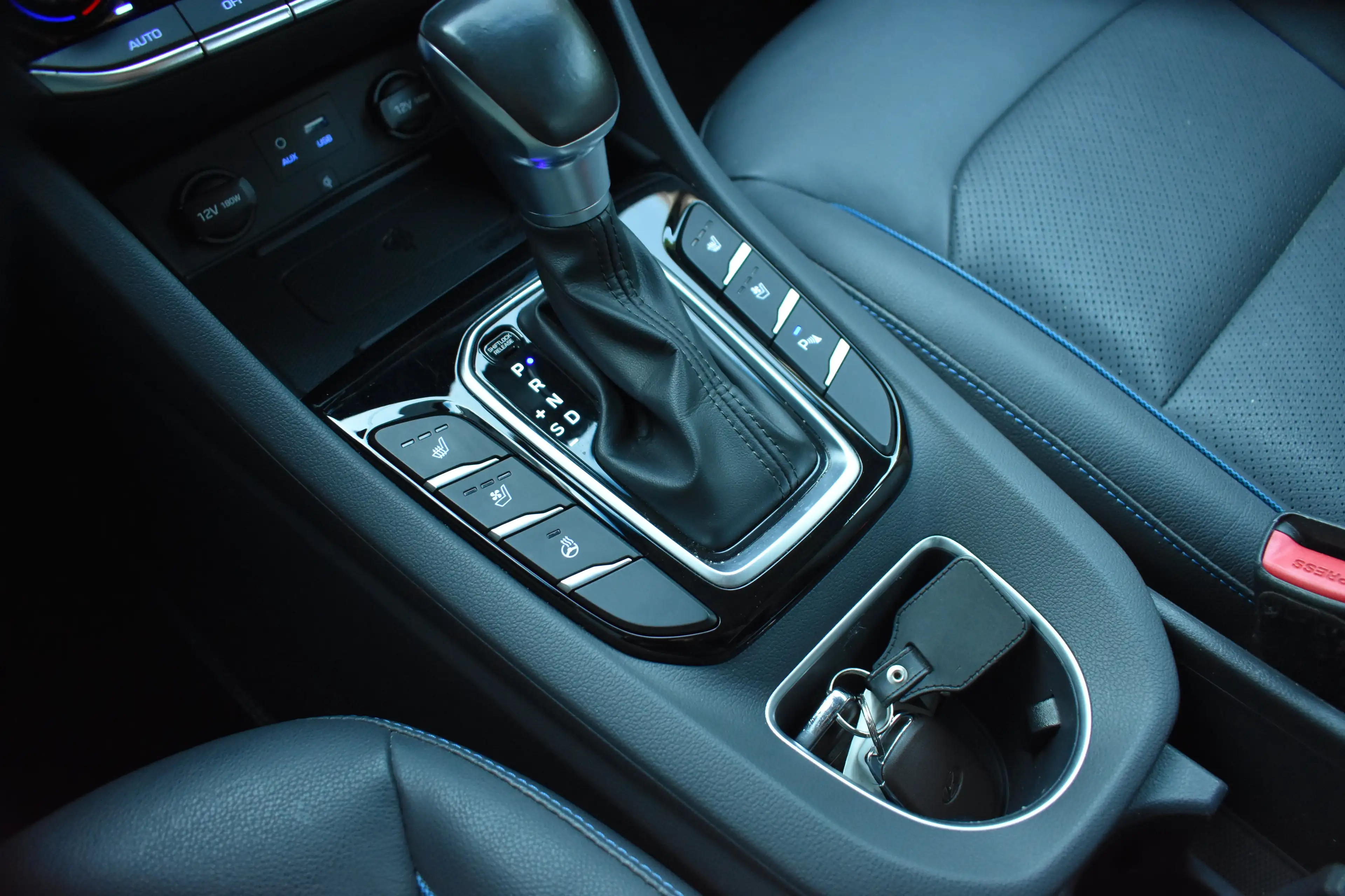 Hyundai IONIQ Ioniq 1.6GDi DCT / CUIR / FULL OPTIONS / GARANTIE — photo 14