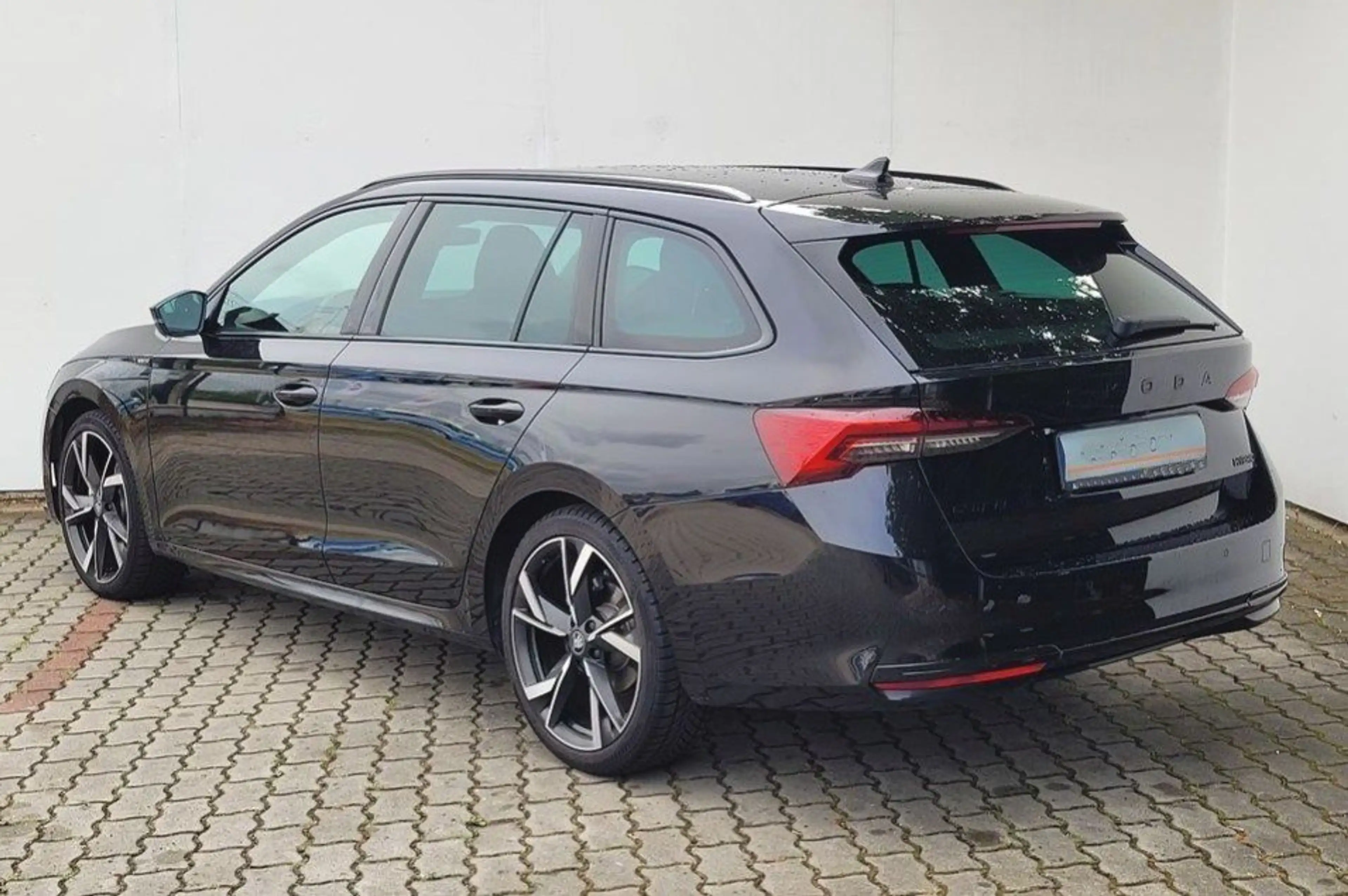 Skoda Octavia Combi 1.5 TSI mHEV 110 kW Sportline — photo 4