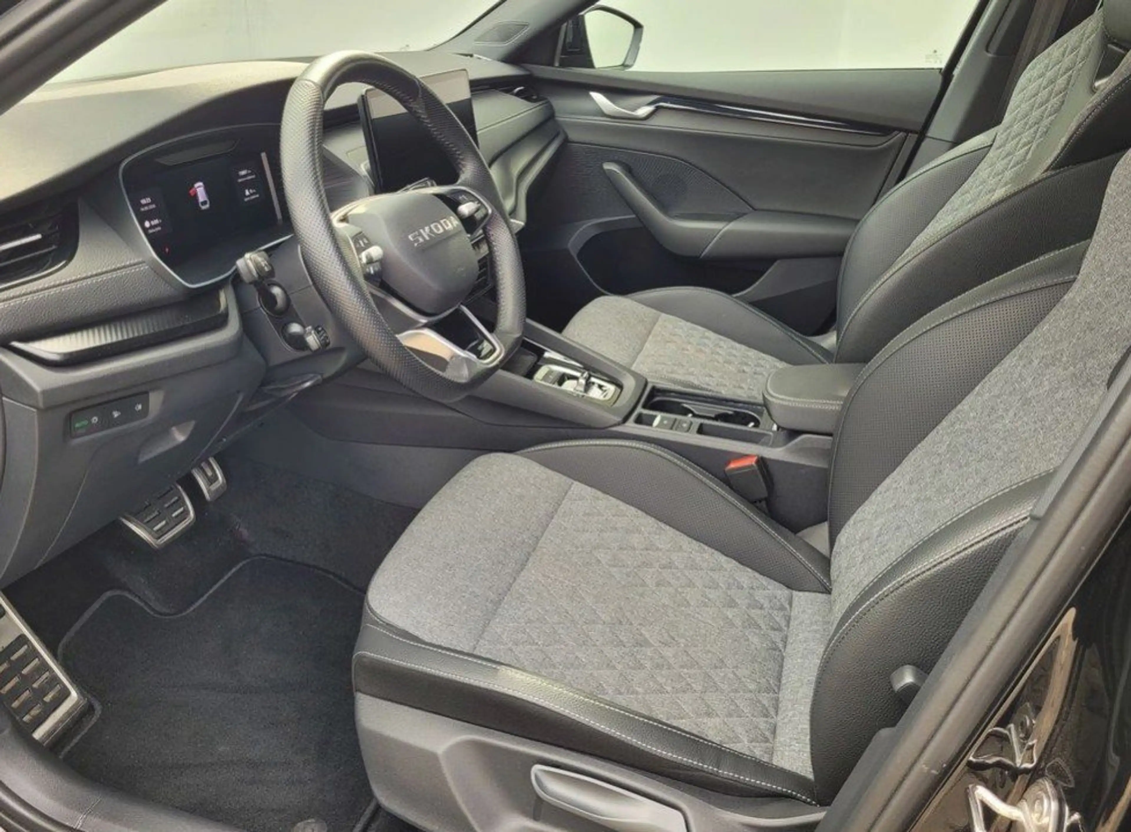 Skoda Octavia Combi 1.5 TSI mHEV 110 kW Sportline — photo 8