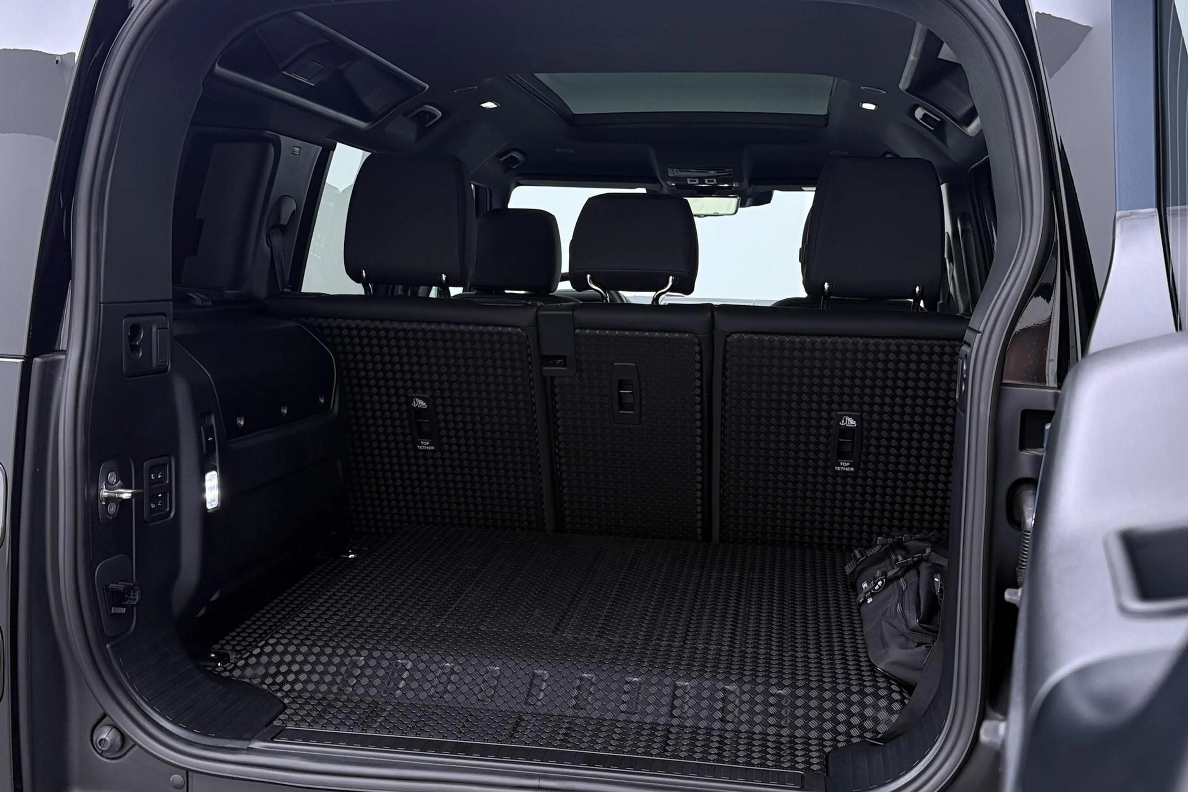 Land Rover Defender 110 P300e X-Dynamic SE | FACELIFT | Luchtvering | — photo 46