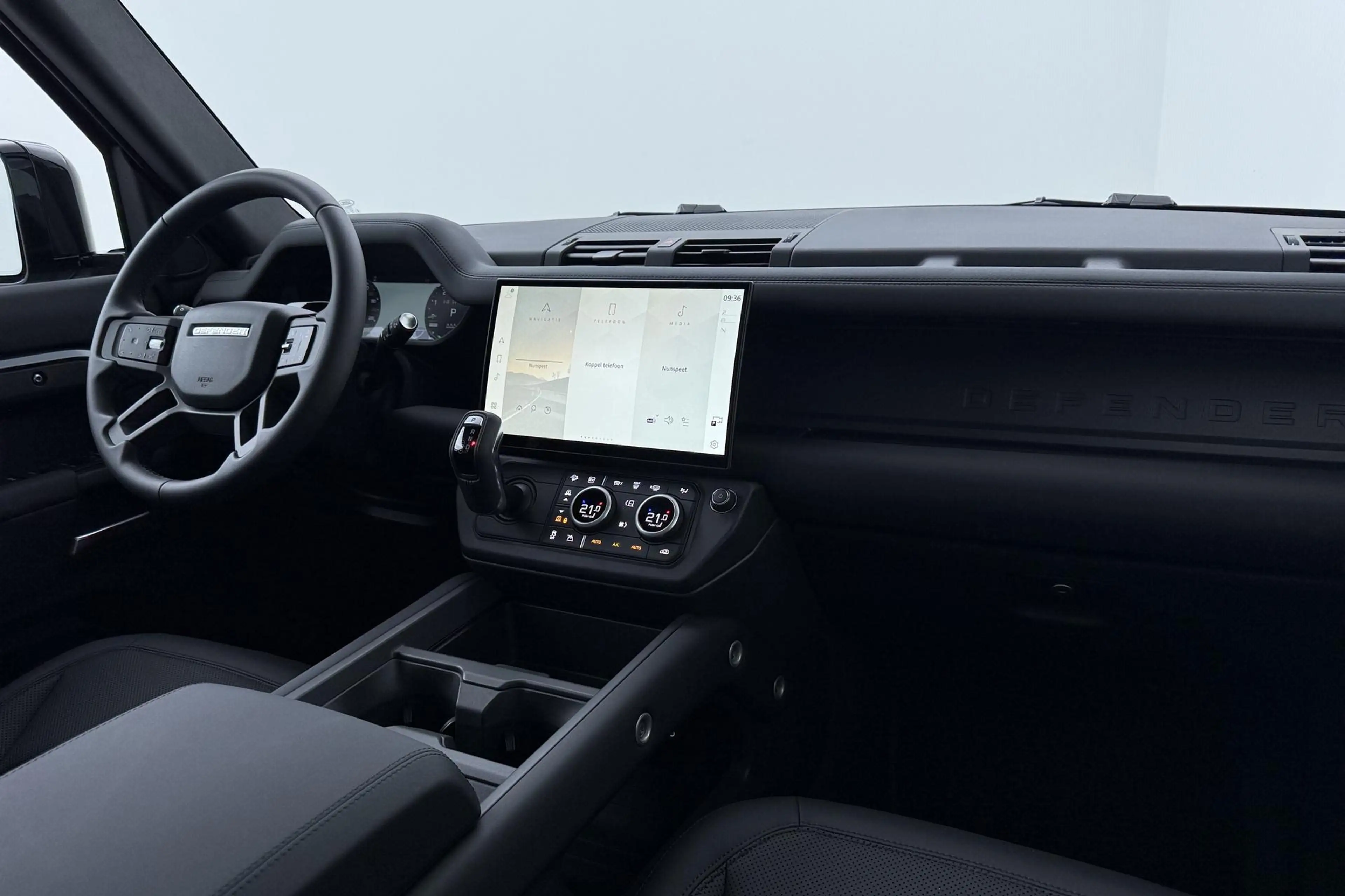 Land Rover Defender 110 P300e X-Dynamic SE | FACELIFT | Luchtvering | — photo 17