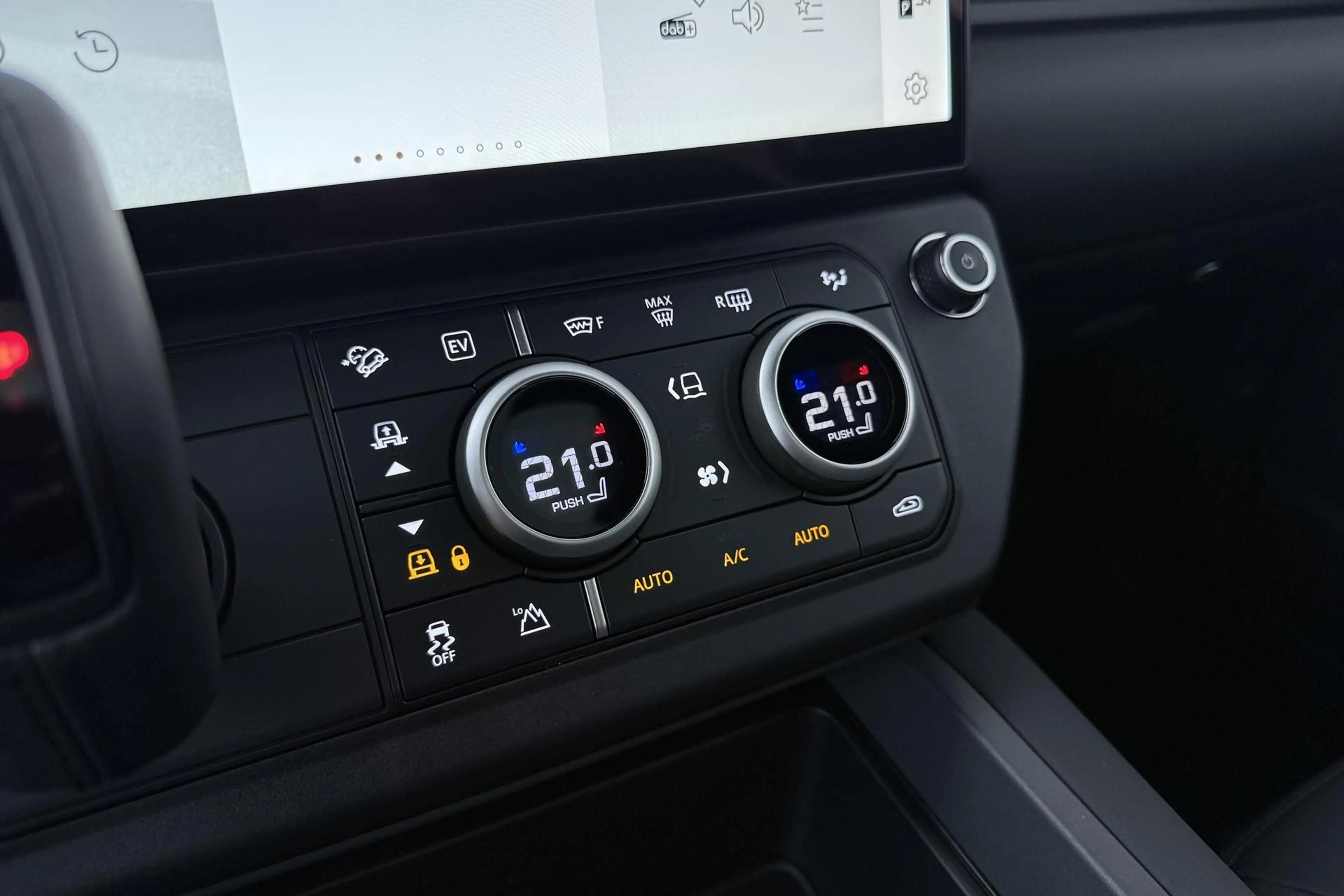 Land Rover Defender 110 P300e X-Dynamic SE | FACELIFT | Luchtvering | — photo 34