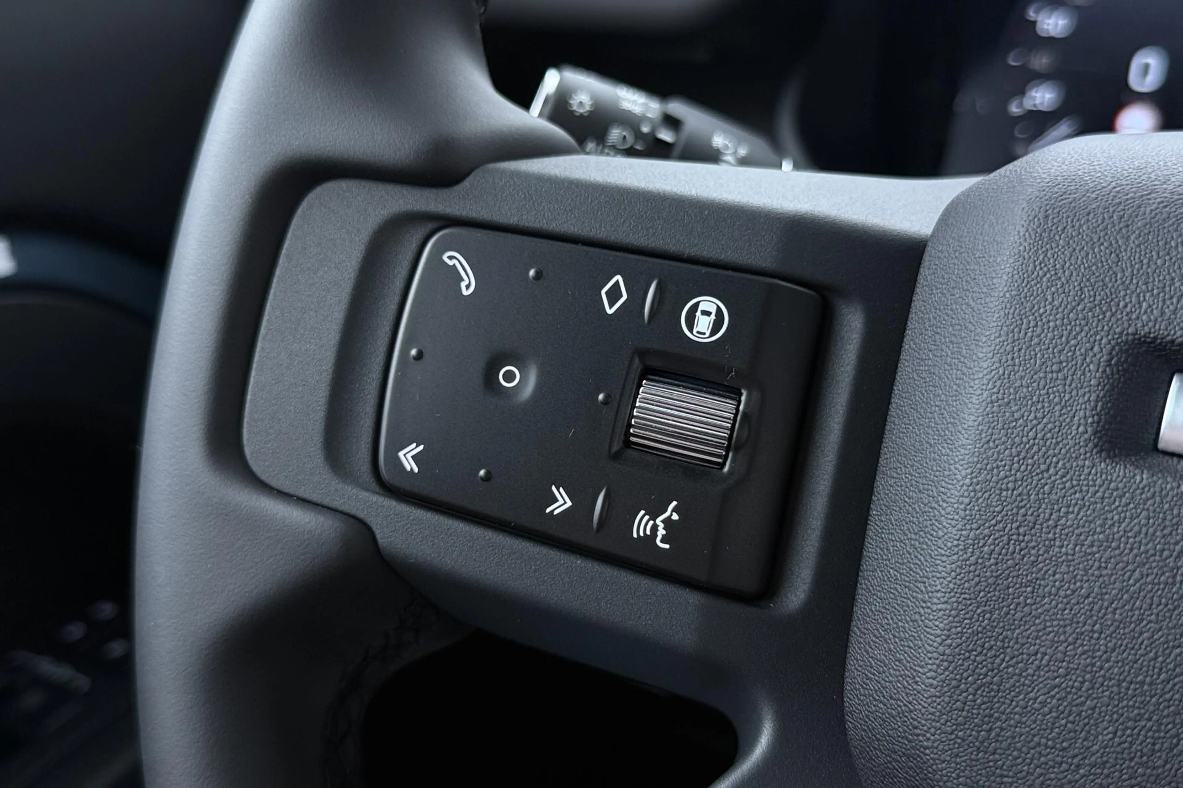 Land Rover Defender 110 P300e X-Dynamic SE | FACELIFT | Luchtvering | — photo 35