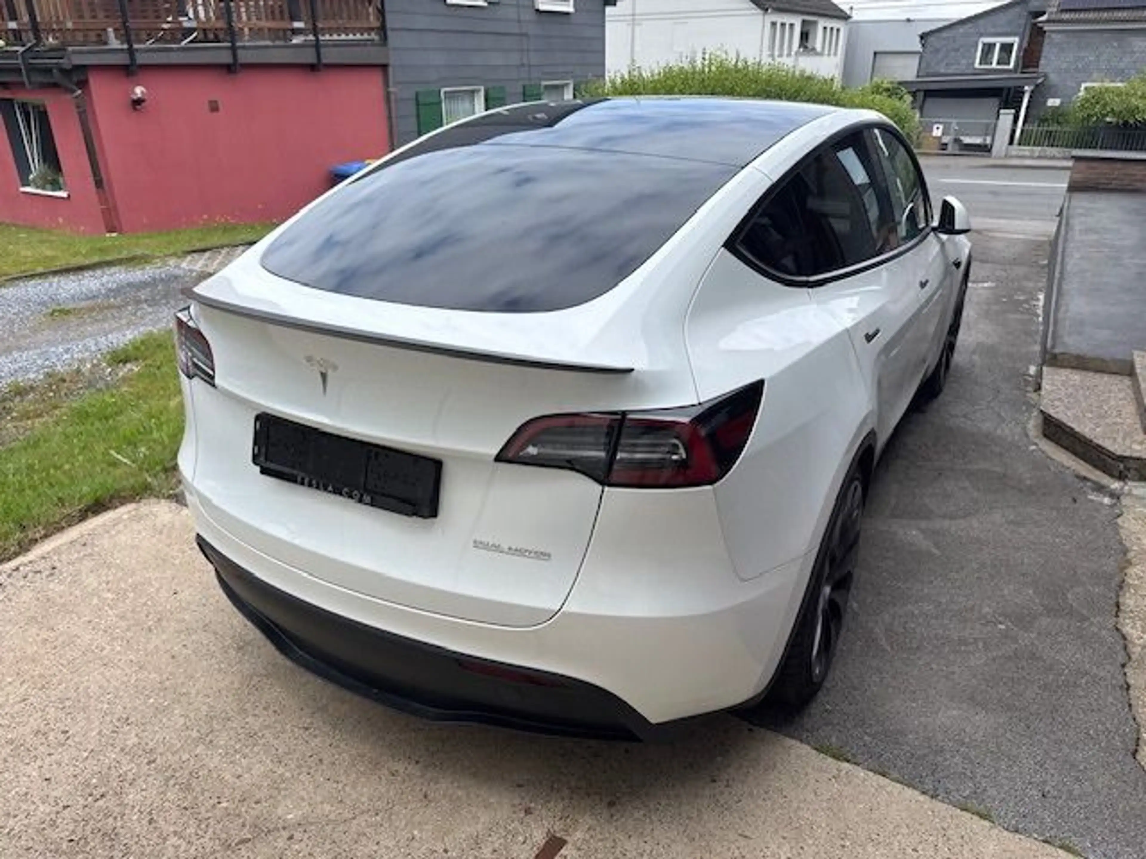 Tesla Model Y PERFORMANCE AHK 1. Hand MwSt. ausweisbar — photo 5