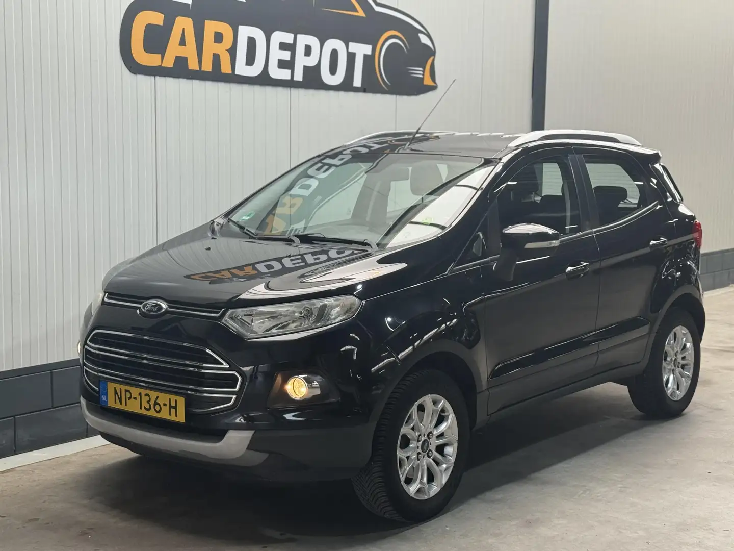 Ford EcoSport 1.0 EcoBoost Titanium Zwart - 1