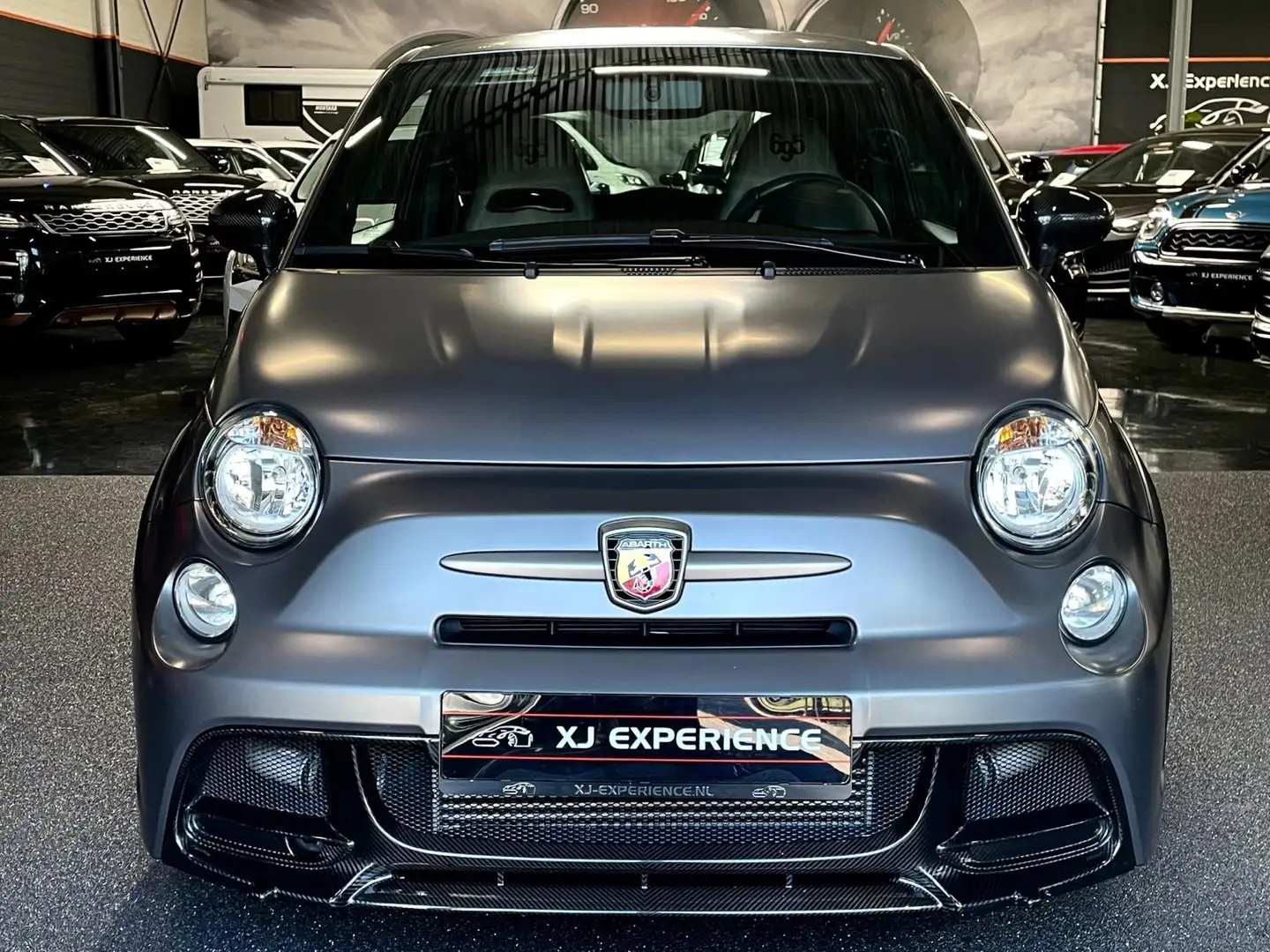 Fiat 500 Abarth 1.4 T-Jet 695 Biposto Carbon Limited Akrapovic 220 Šedá - 1