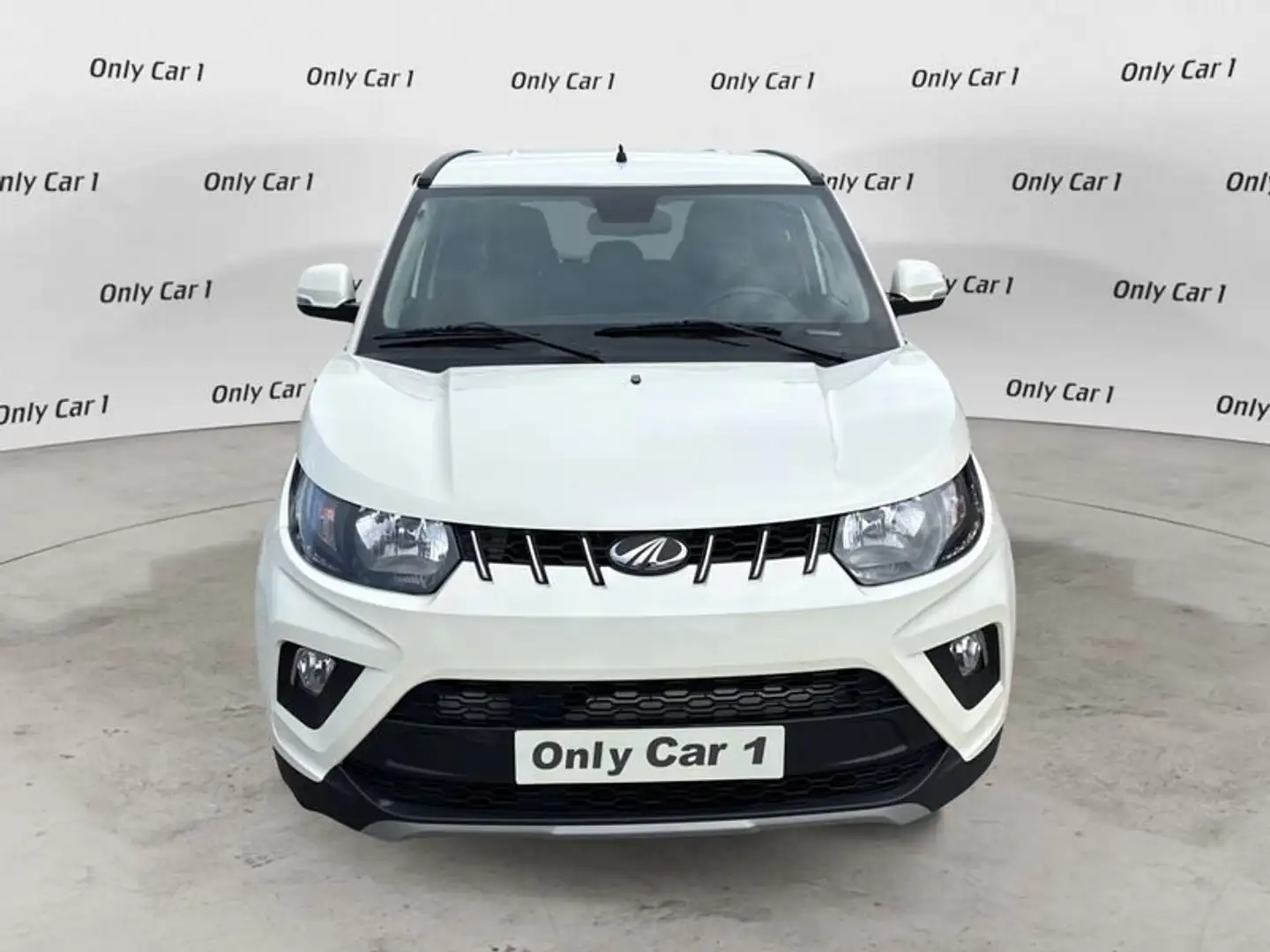 Mahindra KUV100 1.2 VVT M-Bifuel(GPL) K6+ Weiß - 2