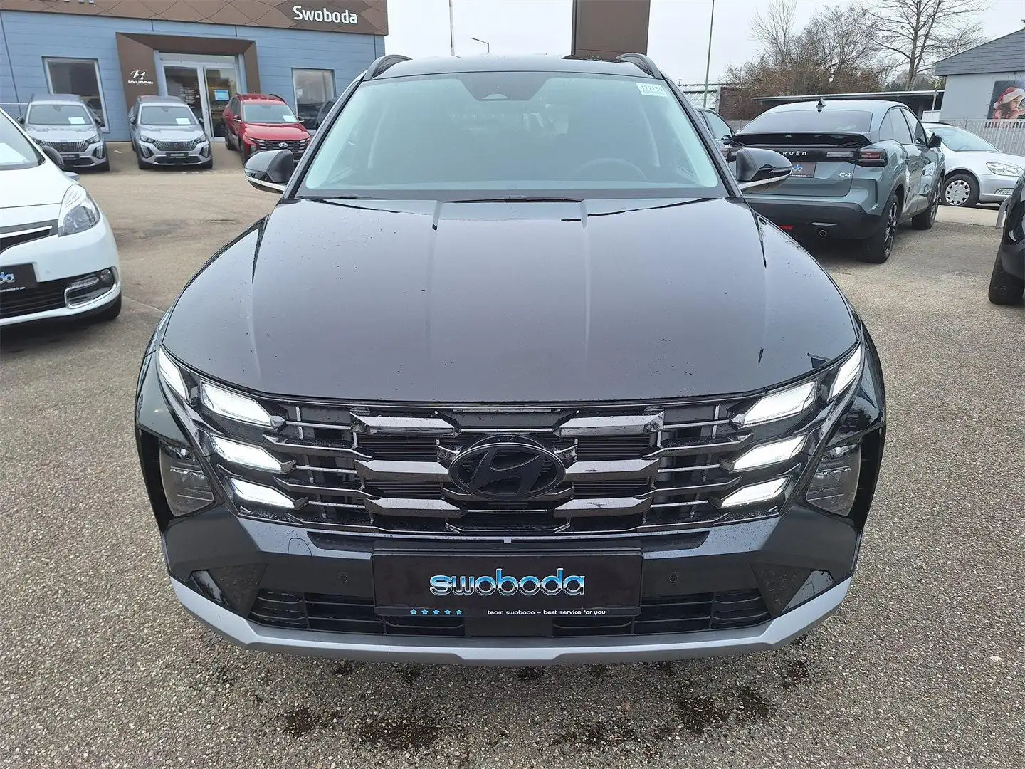 Hyundai TUCSON Tucson NX4 GO 1,6 T-GDi 2WD DCT t6bg2-O4 Schwarz - 2