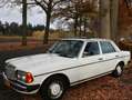 Mercedes-Benz 250 Sedan Wit - thumbnail 4